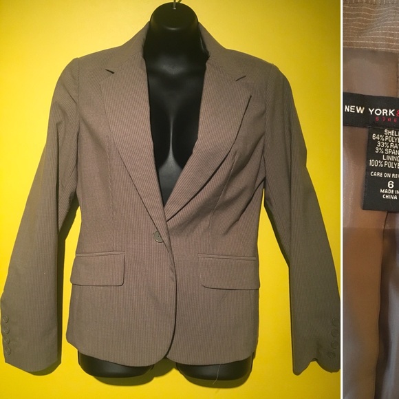 (NEW) Blazer and Capri Set - Picture 2 of 5